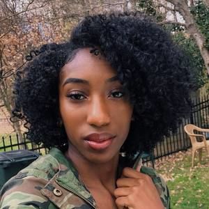 Meet your Posher, Aysia